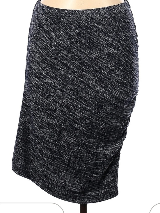 Banana Republic Dresses & Skirts - Banana Republic Black Heathered Pencil Skirt